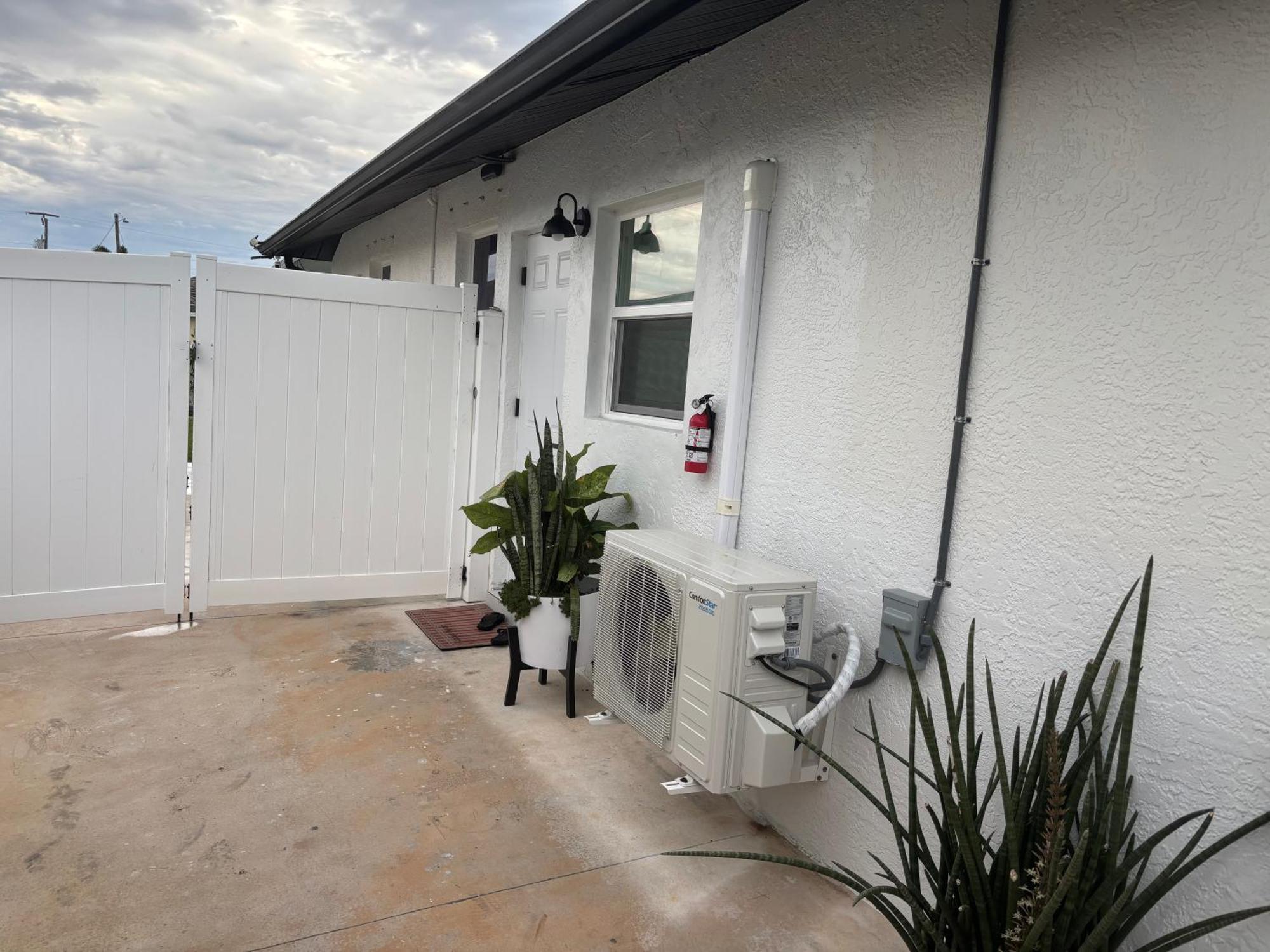 Cozy Tiny Home Cape Coral Eksteriør bilde